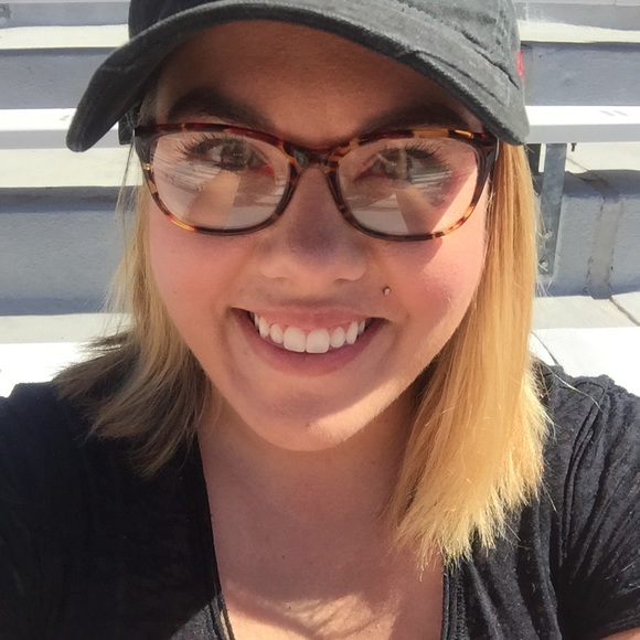 Meet your Posher, Amy - Picture 6 of 7